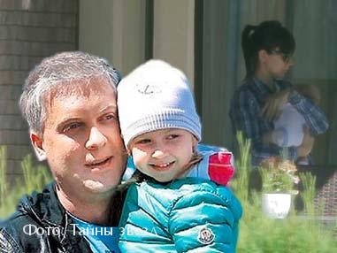 Сергей Светлаков с дочкой и Антонина Чеботарева с сыном